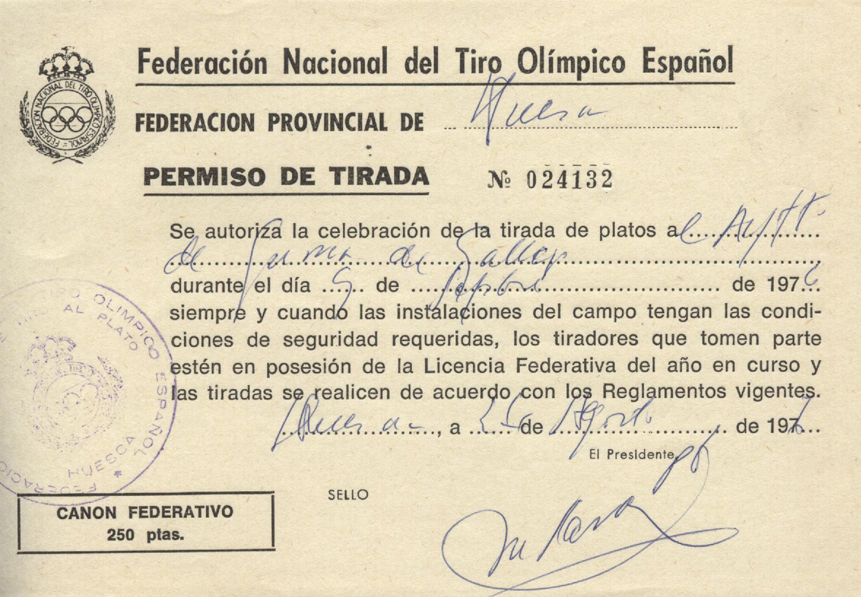 Permiso de tirada en el que la Federación Provincial de Tiro Olímpico en Huesca autoriza al Ayuntamiento para la celebración de la tirada de platos para el 9 de septiembre.